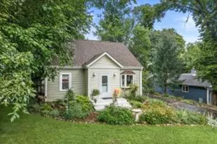 82 Jewell Dr, Williams Bay, WI 53191 - Photo 1