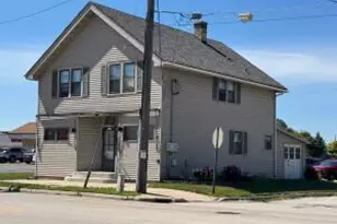 1002 S 26th St, Manitowoc, WI 54220 - Photo 1