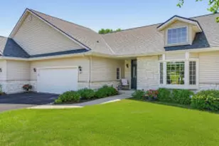 273 Cardinal Ln, Hartland, WI 53029 - Photo 1