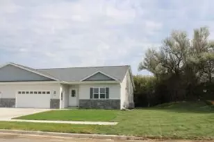 940 Drumlin Cv, Kewaskum, WI 53040 - Photo 1