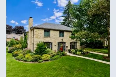 7822 W Wisconsin Ave, Wauwatosa, WI 53213 - Photo 1