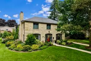 7822 W Wisconsin Ave, Wauwatosa, WI 53213 - Photo 1