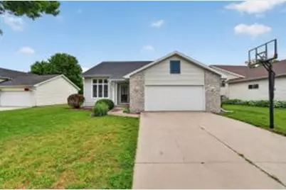 467  Sherbrooke Dr, Sun Prairie, WI 53590 - Photo 1