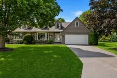 7707 W Cedar Ridge Ct, Franklin, WI 53132 - Photo 1
