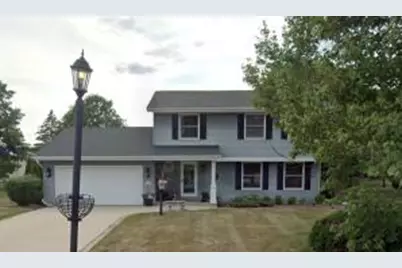 W225N2551  Alderwood Ln, Pewaukee, WI 53186 - Photo 1