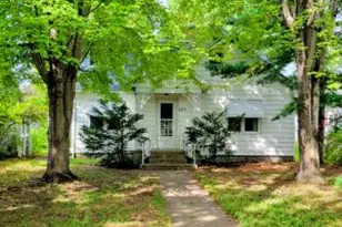 625 23rd St, La Crosse, WI 54601 - Photo 1