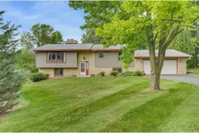 3755  Kettle View Dr, Hartford, WI 53086 - Photo 1