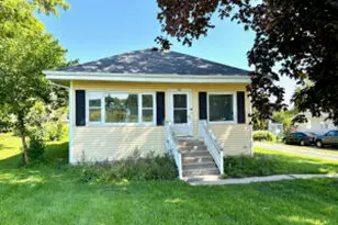 164 Dewey Ave, Fontana, WI 53125 - Photo 1