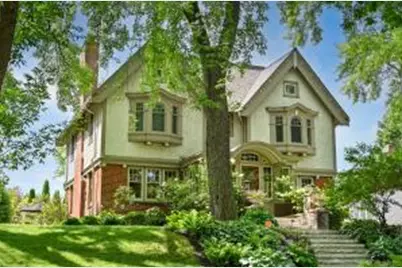 6611 W Wisconsin Ave, Wauwatosa, WI 53213 - Photo 1
