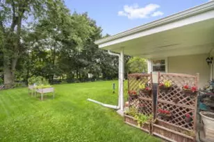 5234 Roberts Dr, Greendale, WI 53129 - Photo 19