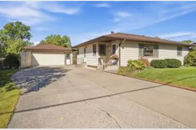 415  6th Ave, Onalaska, WI 54650 - Photo 1