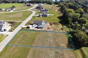 N62W35631 Doolan Dr, Lac La Belle, WI 53066 - Photo 1