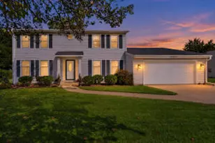 N28W22134 Burningwood Ln, Pewaukee, WI 53186 - Photo 1