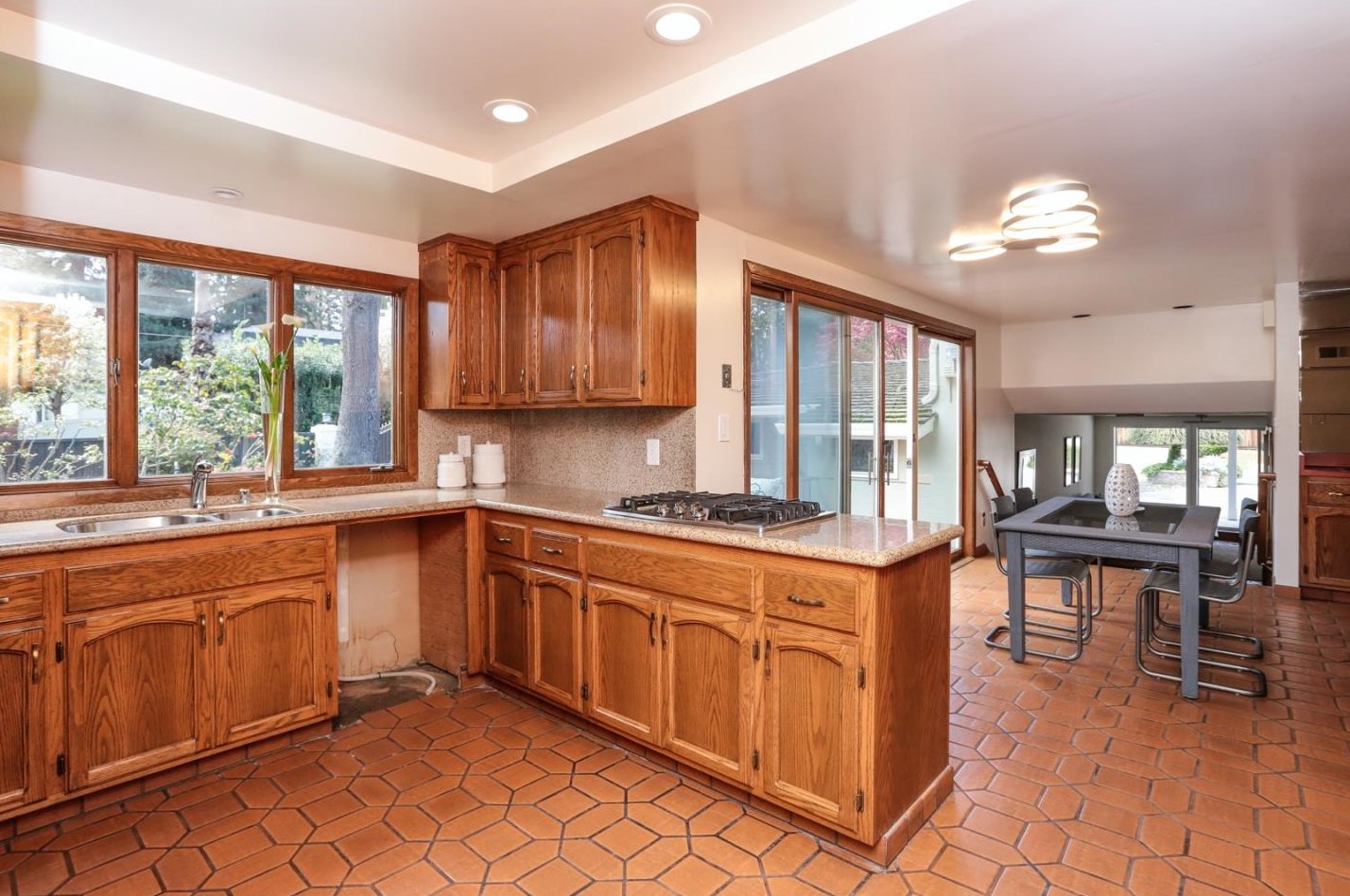 40 Selby Ln, Menlo Park CA  94027-3926 exterior