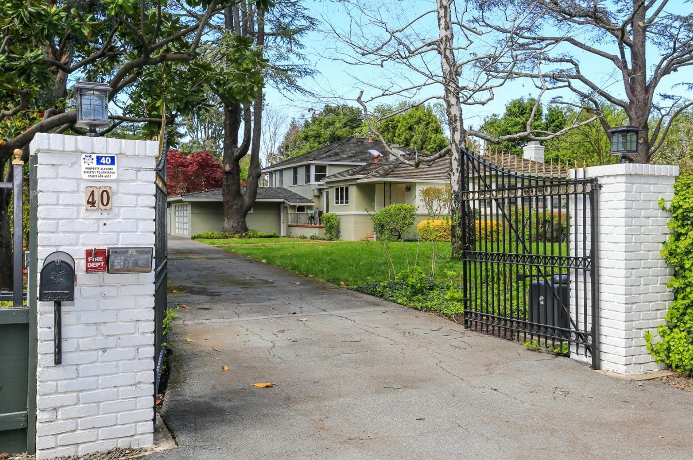 40 Selby Ln, Menlo Park CA  94027-3926 exterior