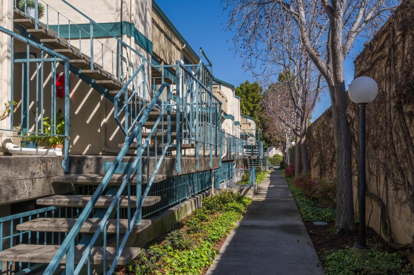 845 Woodside Way, San Mateo CA  94401-1611 exterior