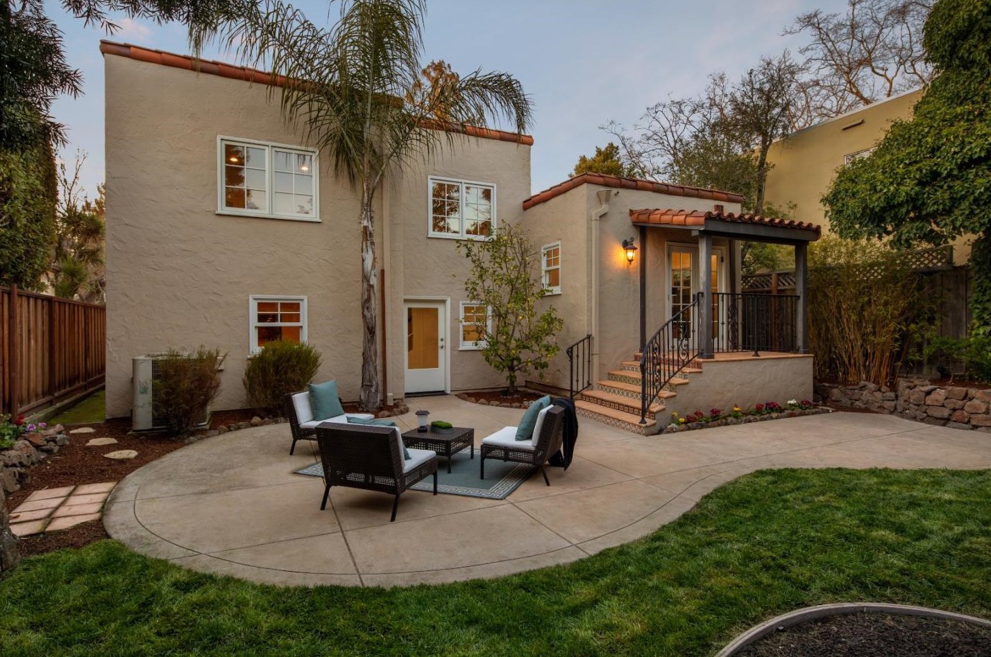 116 Grand Blvd, San Mateo CA  94401-2314 exterior