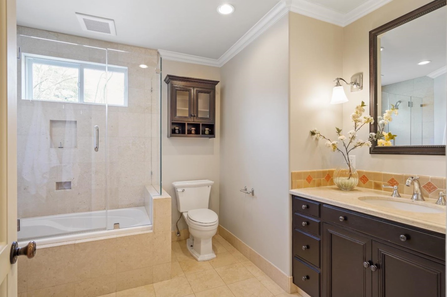 116 Grand Blvd, San Mateo CA  94401-2314 exterior
