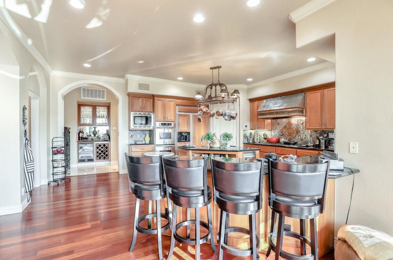 5902 Country Clb Pkwy, San Jose CA  95138-2301 exterior
