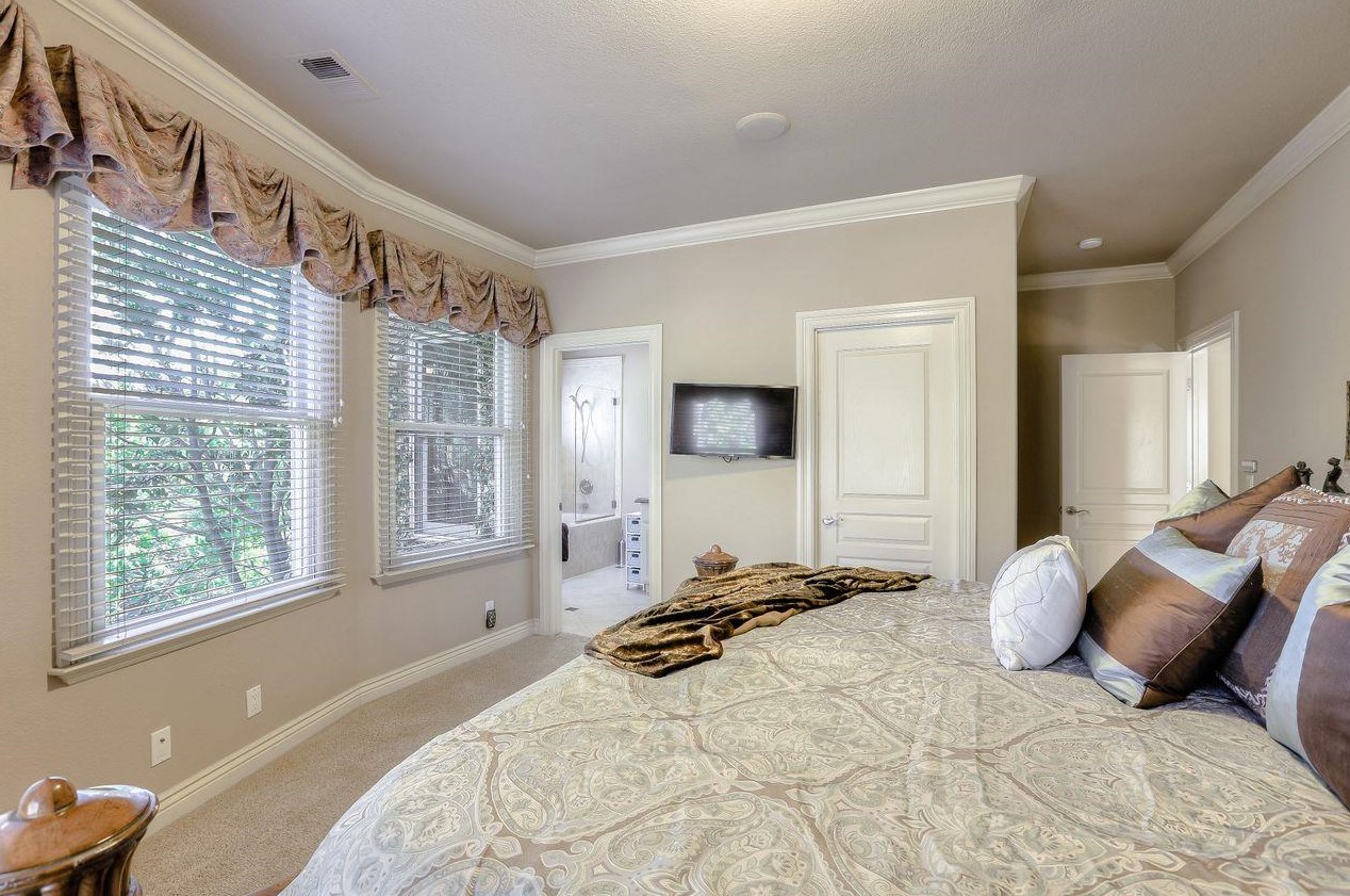 5902 Country Clb Pkwy, San Jose CA  95138-2301 exterior