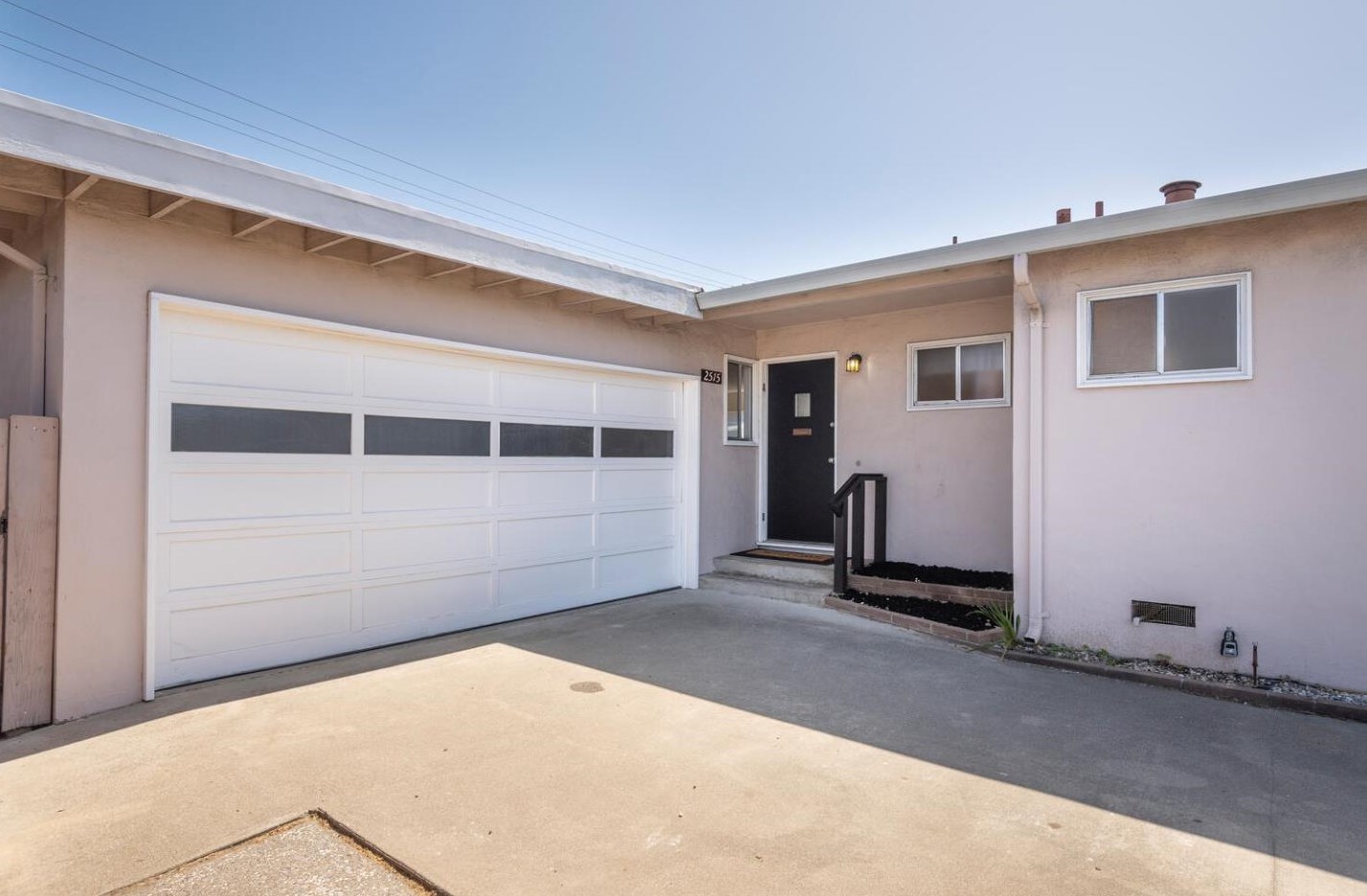 2515 Holland St, San Mateo CA  94403-1636 exterior