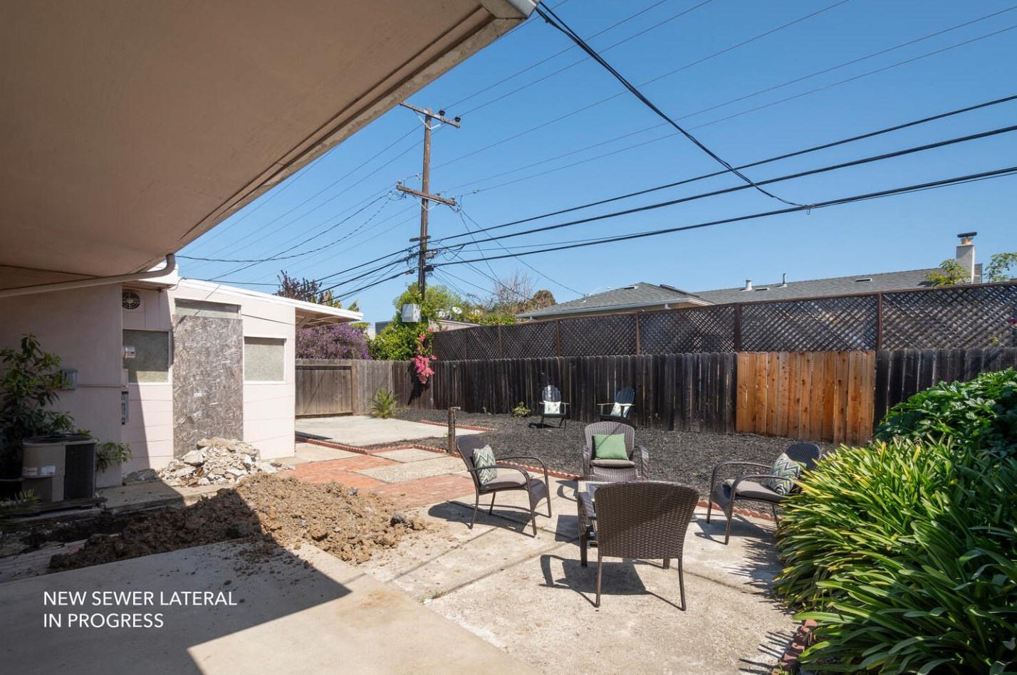 2515 Holland St, San Mateo CA  94403-1639 exterior