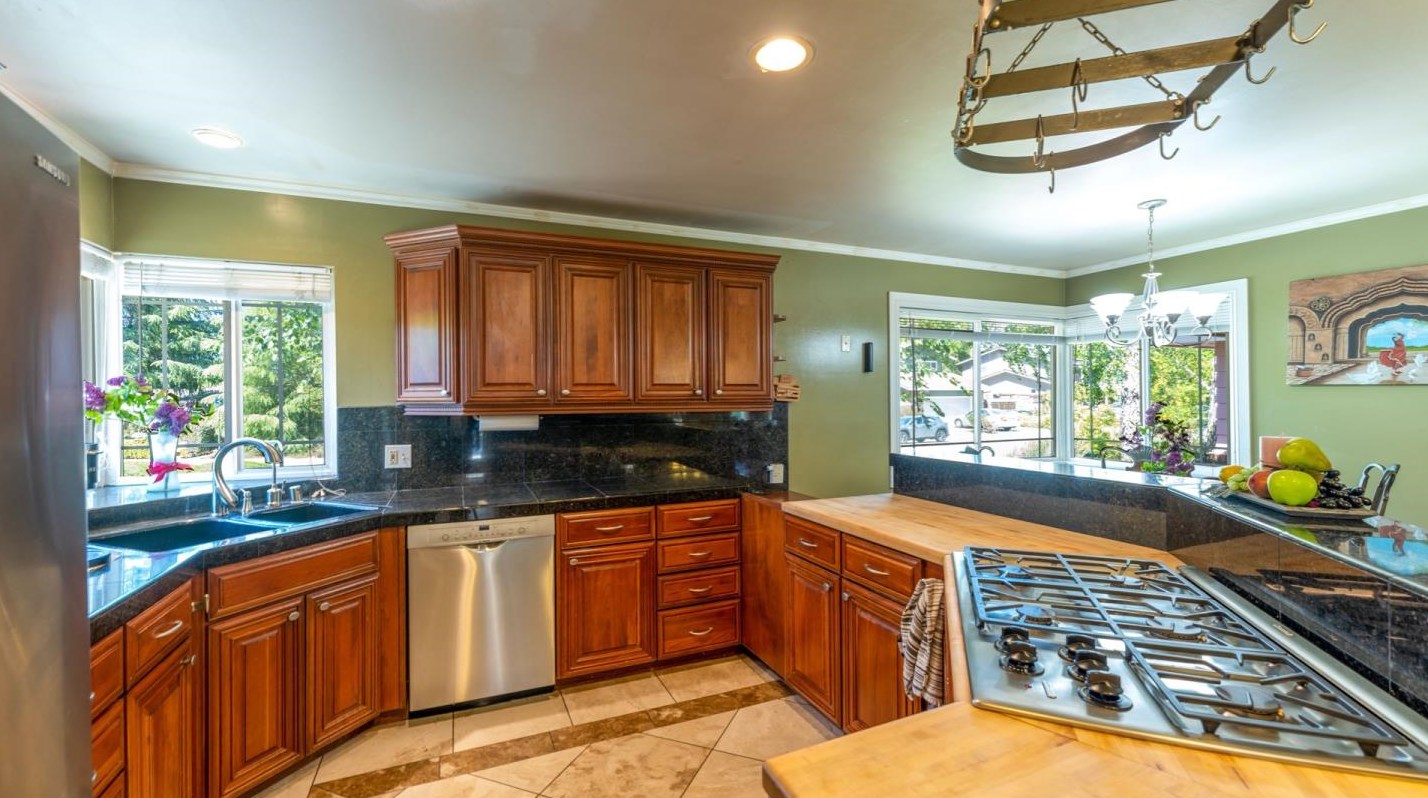 12311 Saraglen Dr, Saratoga CA  95070-3224 exterior