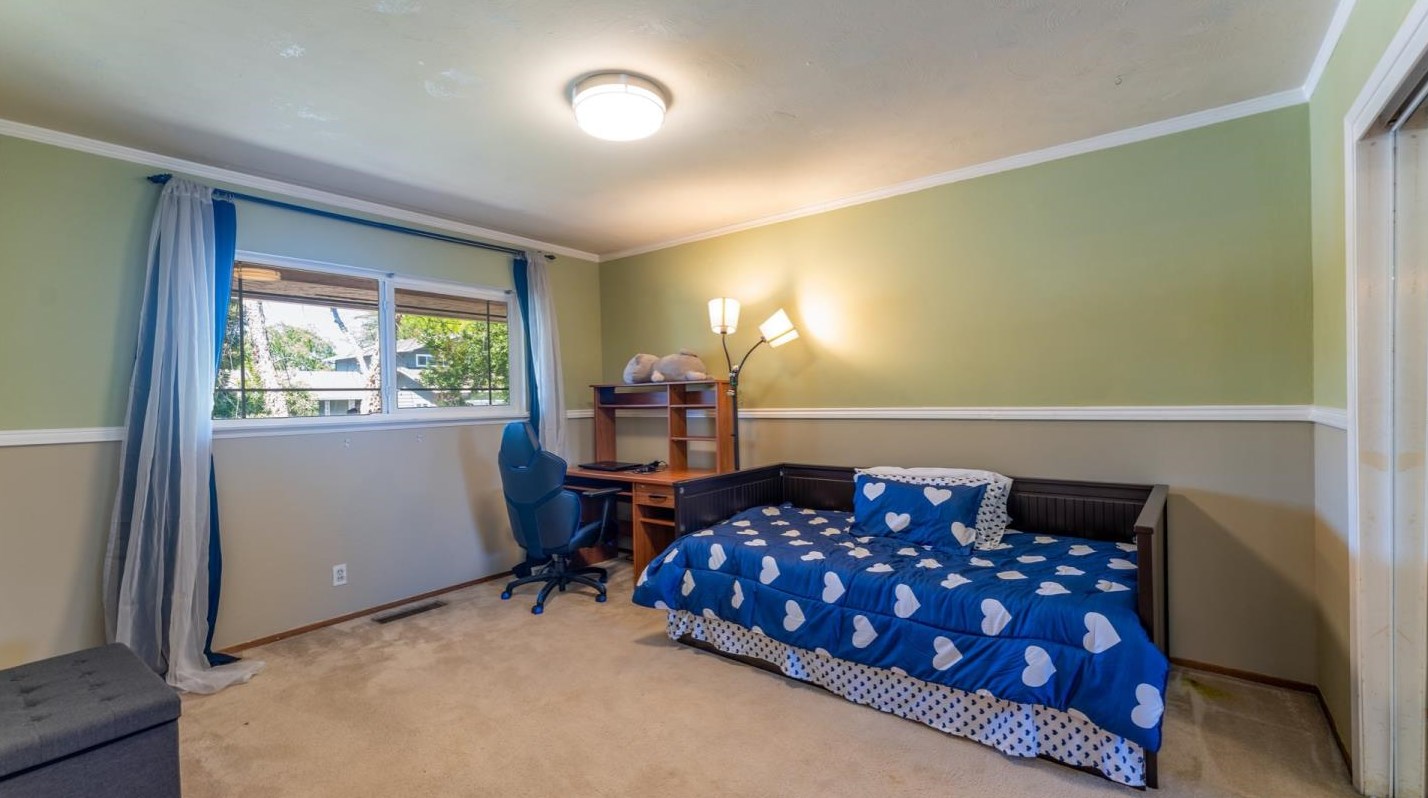 12311 Saraglen Dr, Saratoga CA  95070-3224 exterior