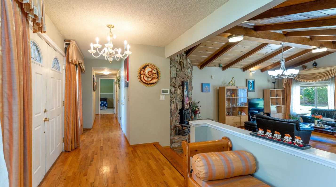 12311 Saraglen Dr, Saratoga CA  95070-3224 exterior