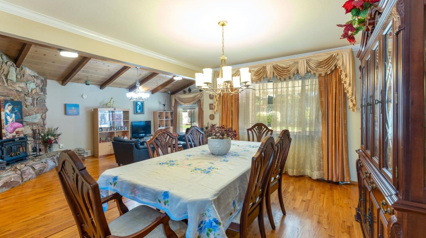 12311 Saraglen Dr, Saratoga CA  95070-3224 exterior