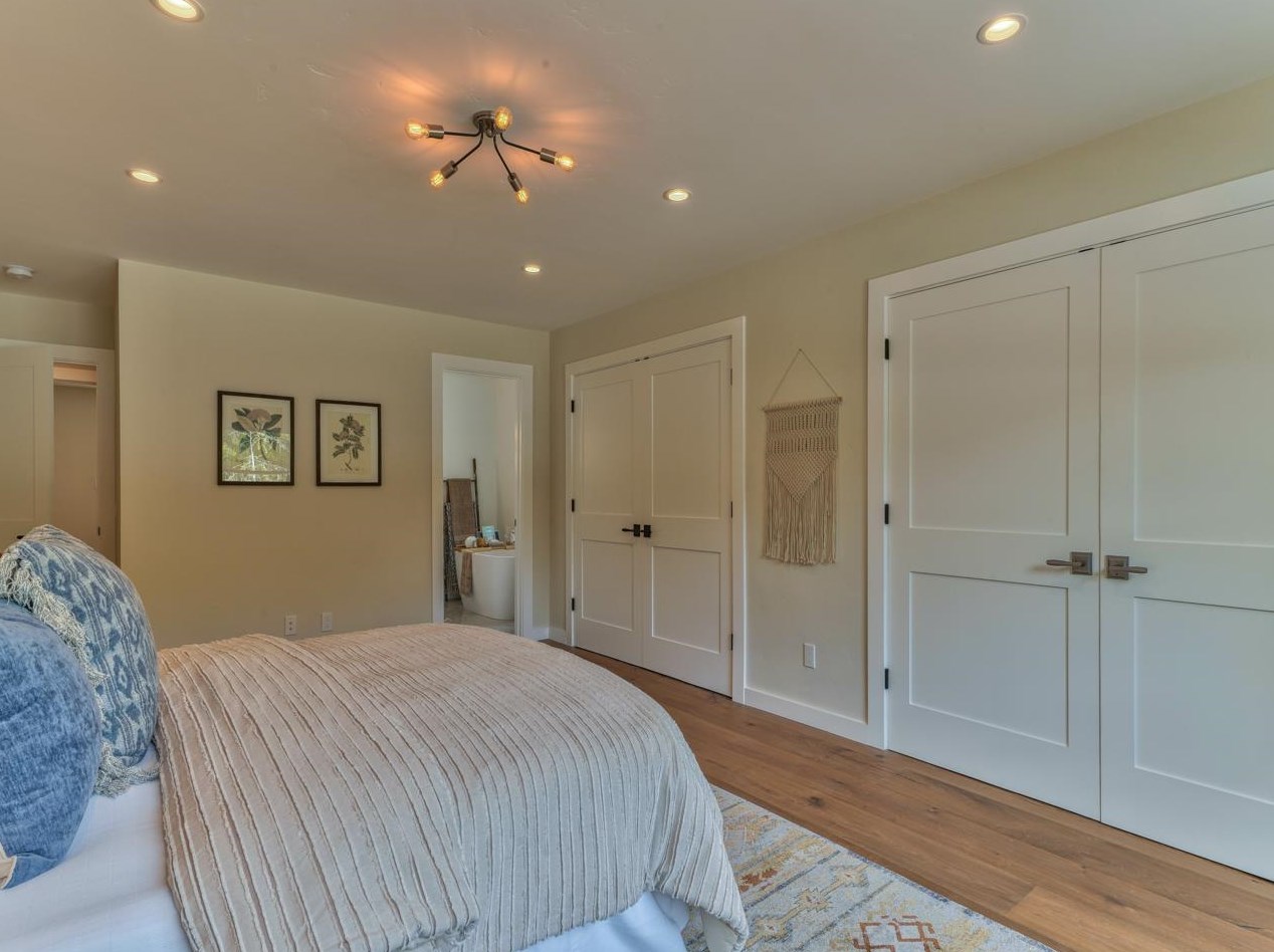 10121 Blue Larkspur Ln, Monterey CA  93940-6501 exterior