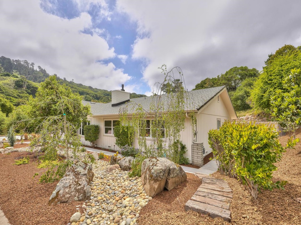 10121 Blue Larkspur Ln, Monterey CA  93940-6501 exterior