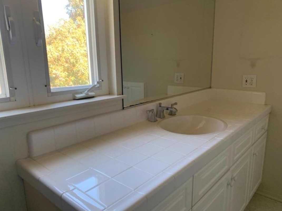 991 Alameda Ave, Monterey CA  93940-4403 exterior