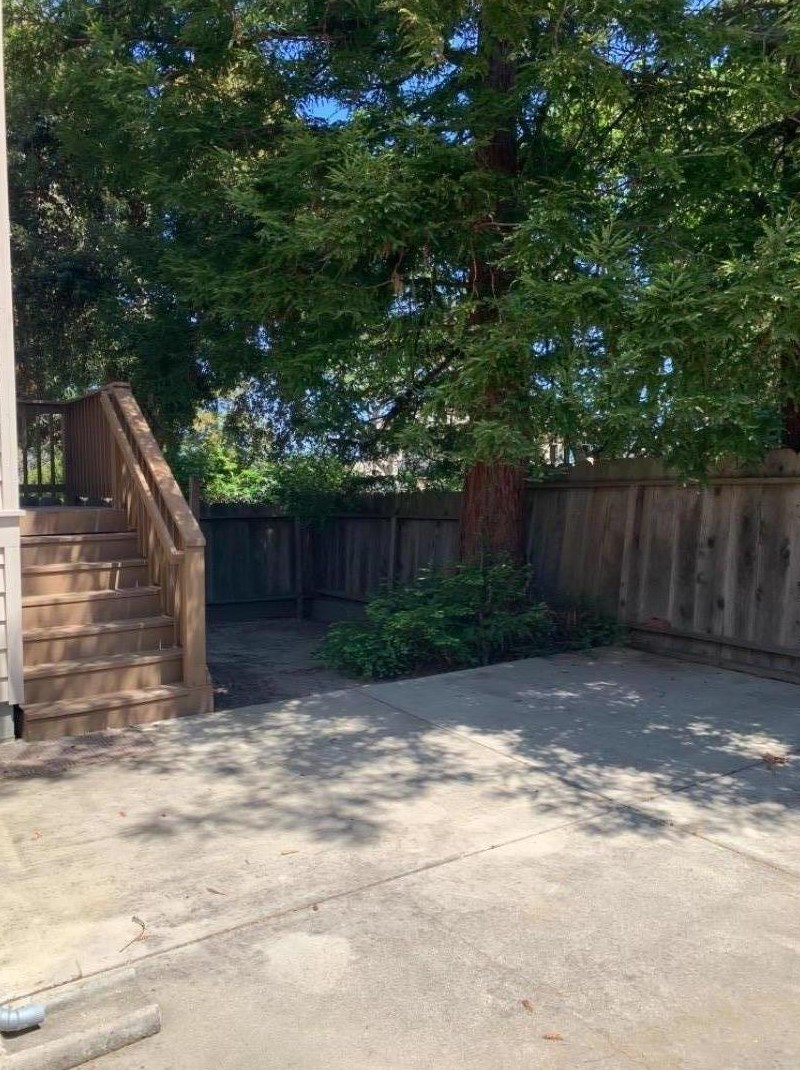 991 Alameda Ave, Monterey CA  93940-4403 exterior