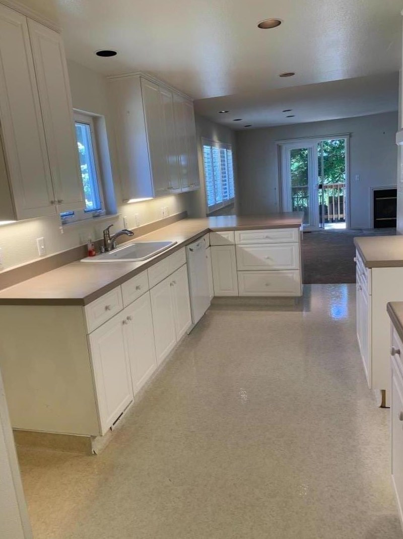 991 Alameda Ave, Monterey CA  93940-4403 exterior