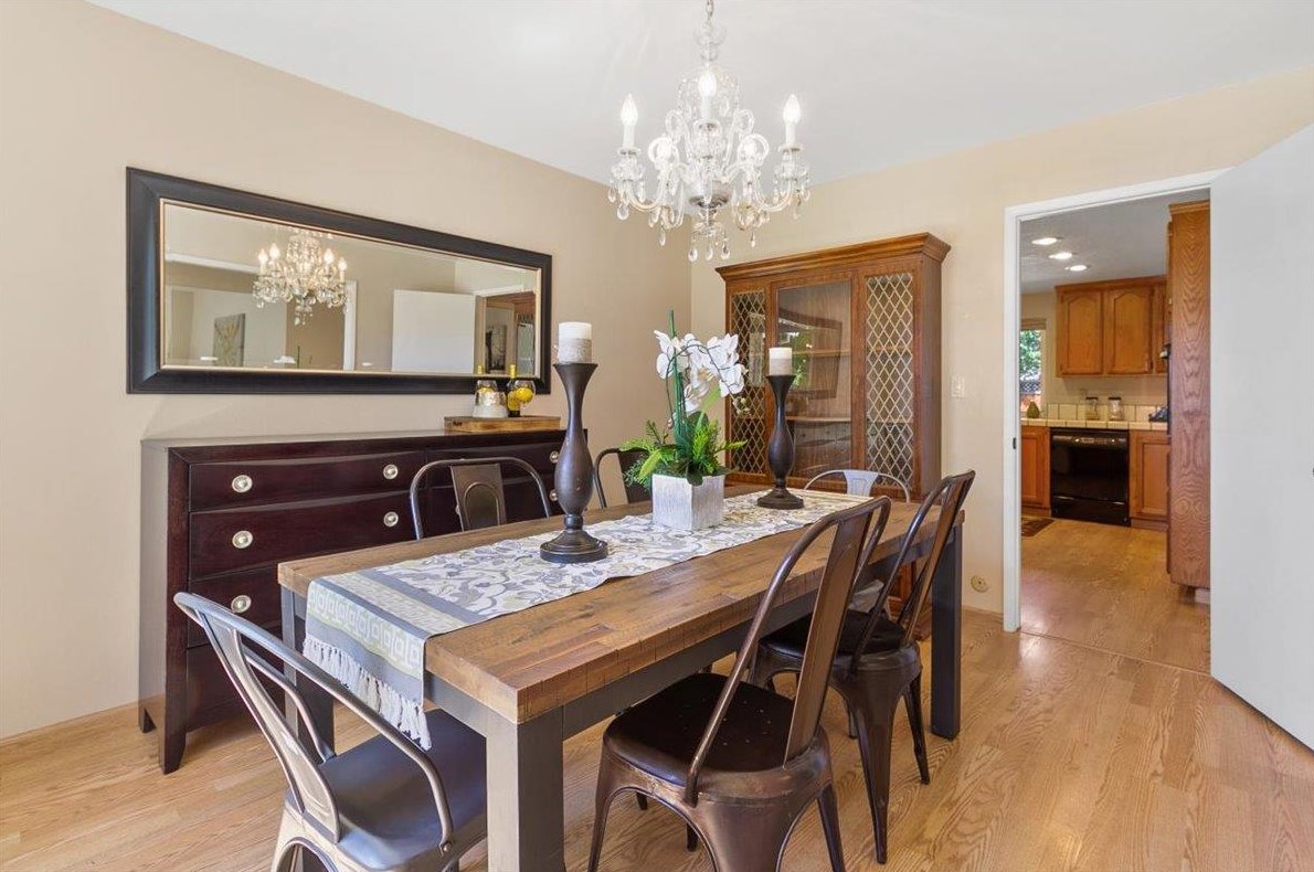 4400 Calle De Farrar, San Jose CA  95118-1909 exterior