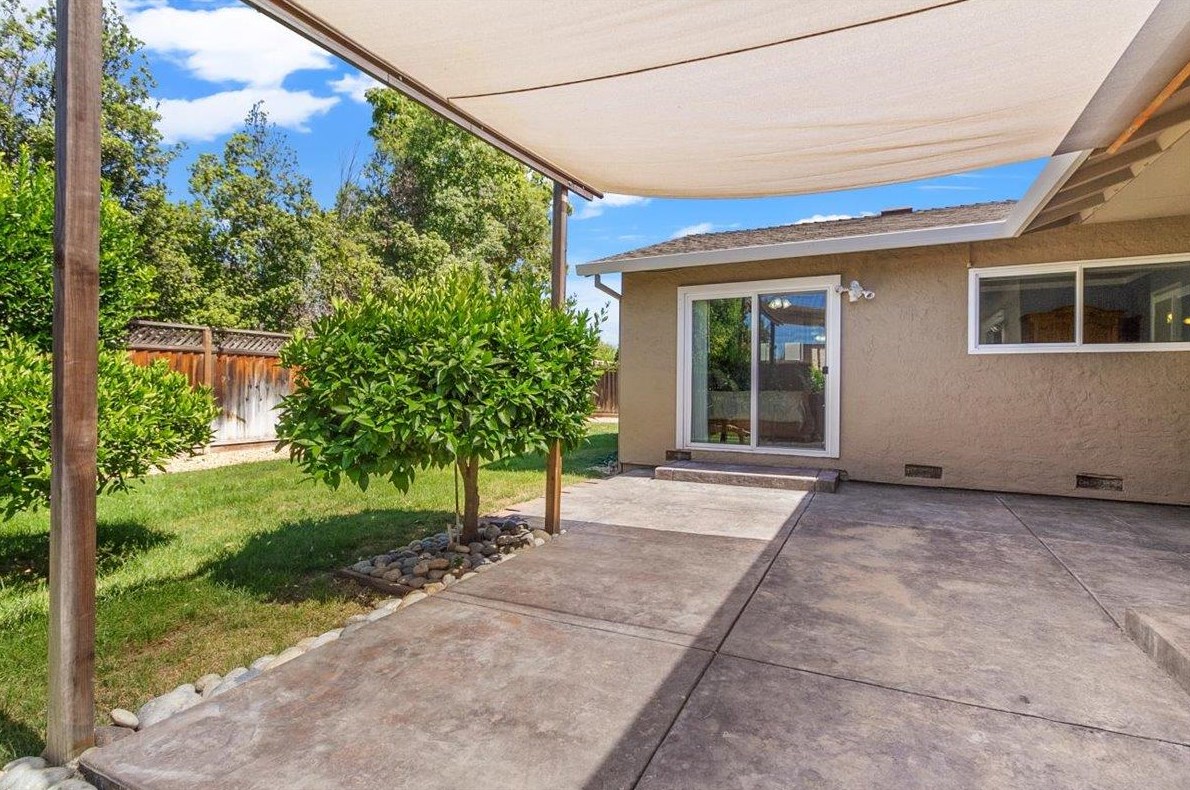 4400 Calle De Farrar, San Jose CA  95118-1909 exterior