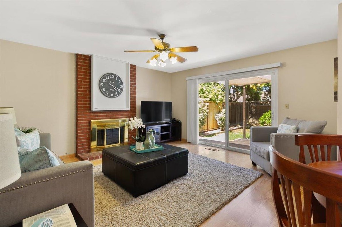 4400 Calle De Farrar, San Jose CA  95118-1909 exterior