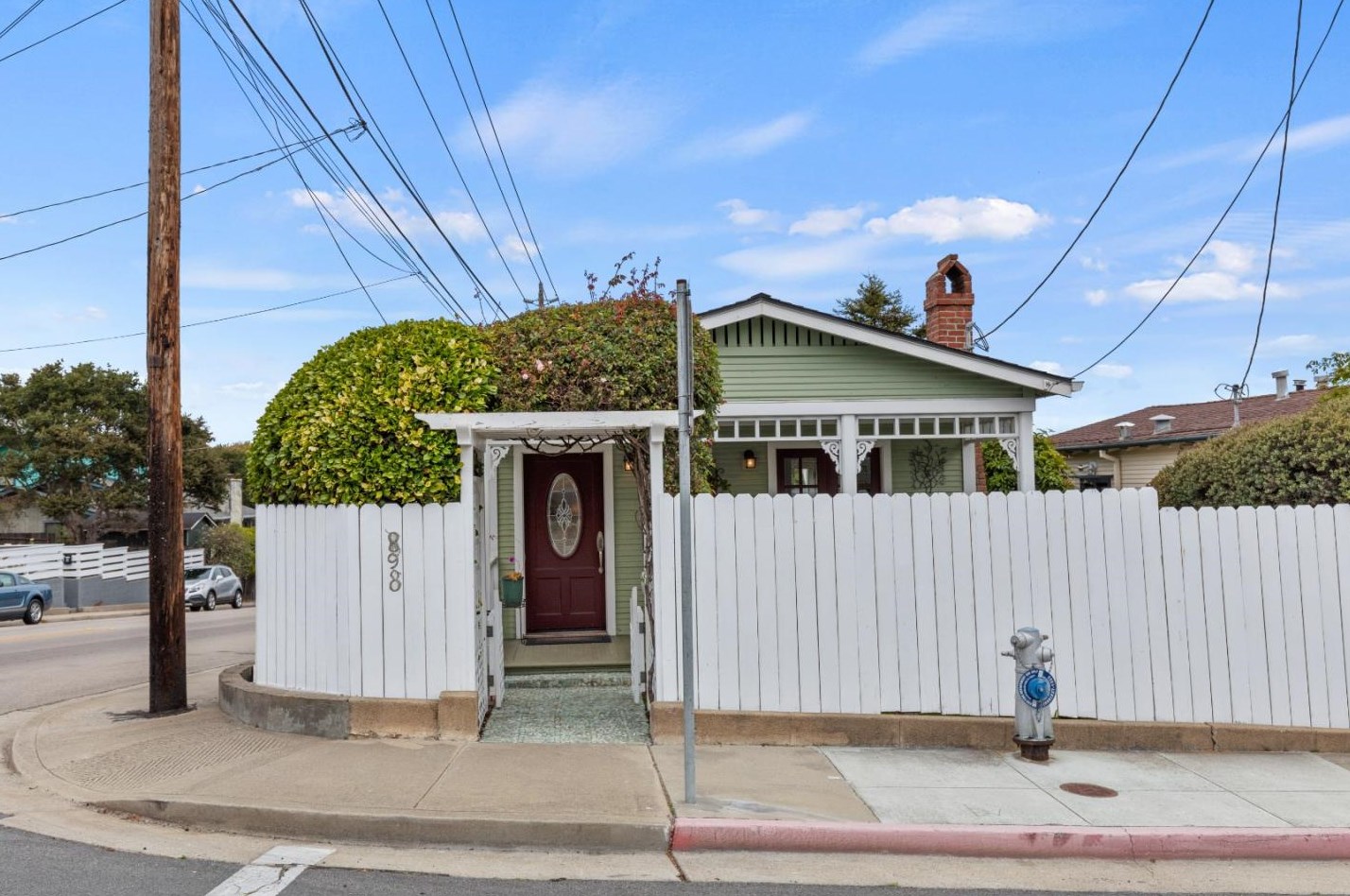 898 Pine St, Monterey CA  93940-1227 exterior