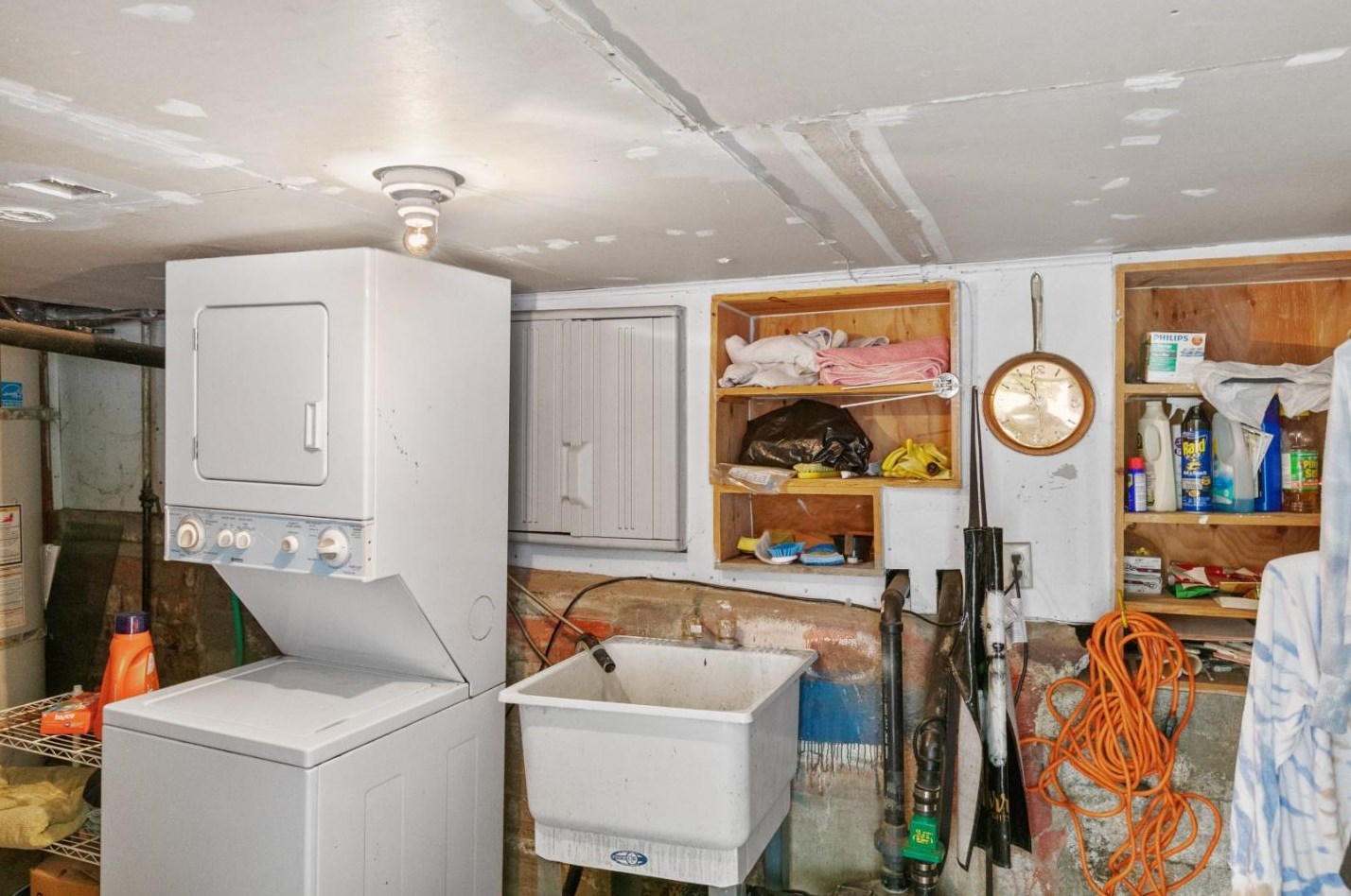 898 Pine St, Monterey CA  93940-1227 exterior