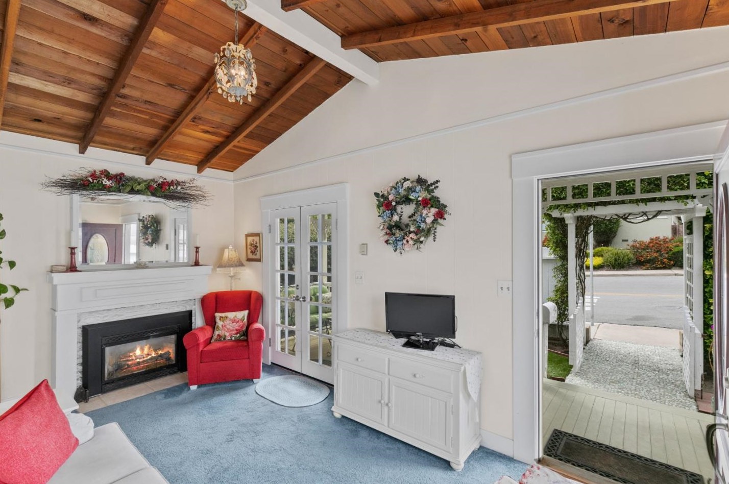 898 Pine St, Monterey CA  93940-1227 exterior