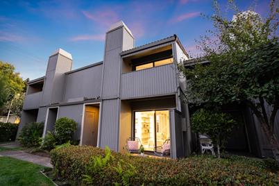 20 Barneson Ave B - Photo 1
