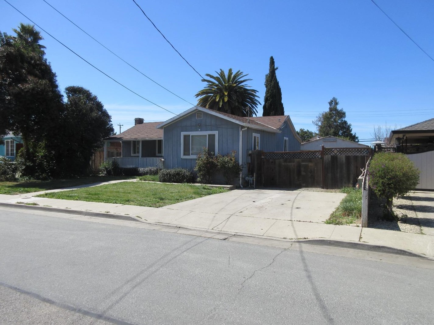 860 Suiter St, Hollister, CA 95023