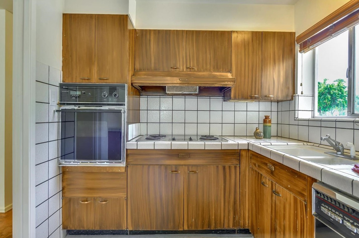 826 Oakgrove Dr, San Jose CA  95129-2319 exterior