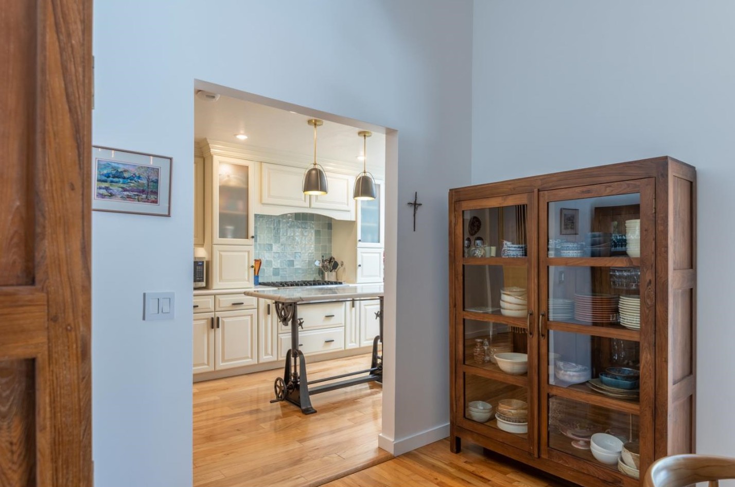 1237 Josselyn Canyon Rd, Monterey CA  93940-7100 exterior