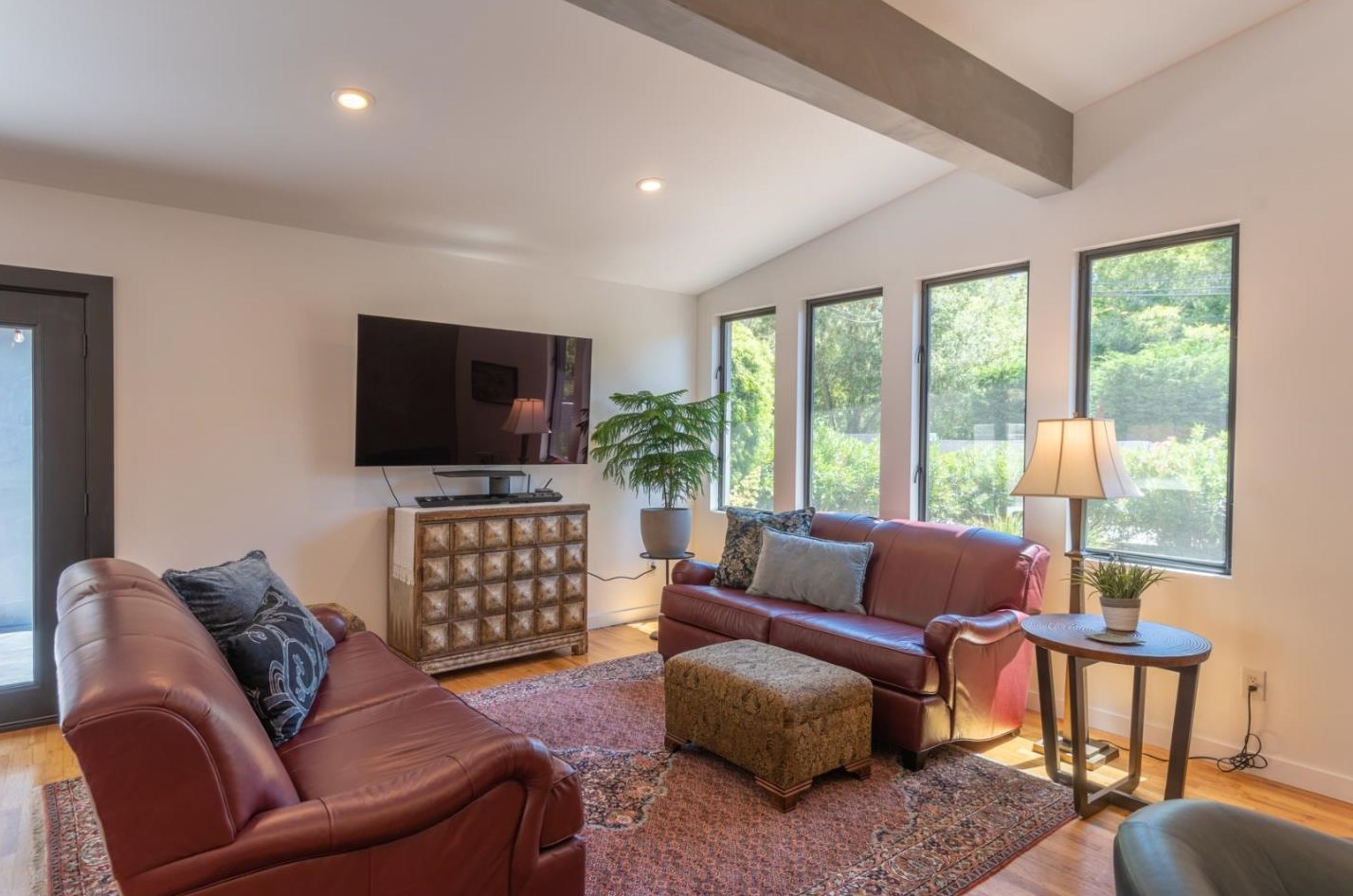 1237 Josselyn Canyon Rd, Monterey CA  93940-7100 exterior