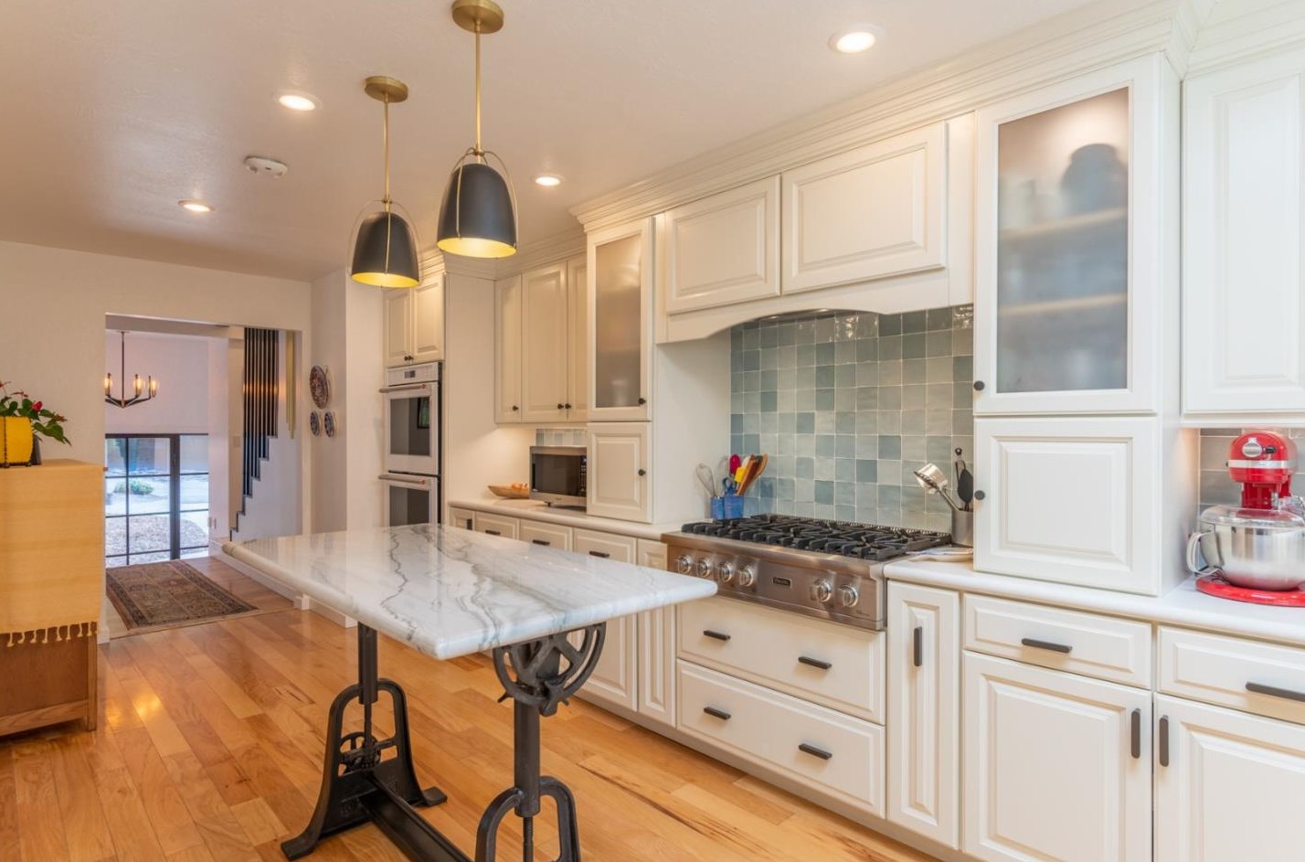 1237 Josselyn Canyon Rd, Monterey CA  93940-7100 exterior