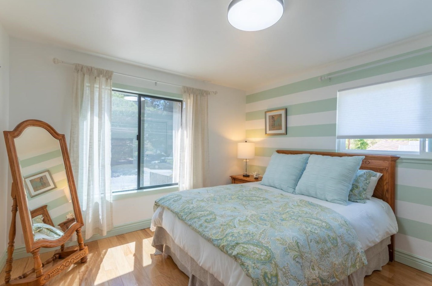 1237 Josselyn Canyon Rd, Monterey CA  93940-7100 exterior