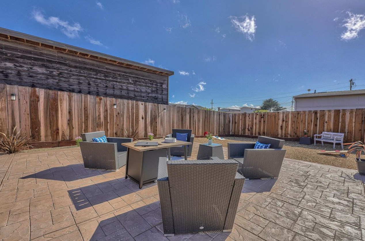 2065 Grandview St, Seaside CA  93955-3204 exterior