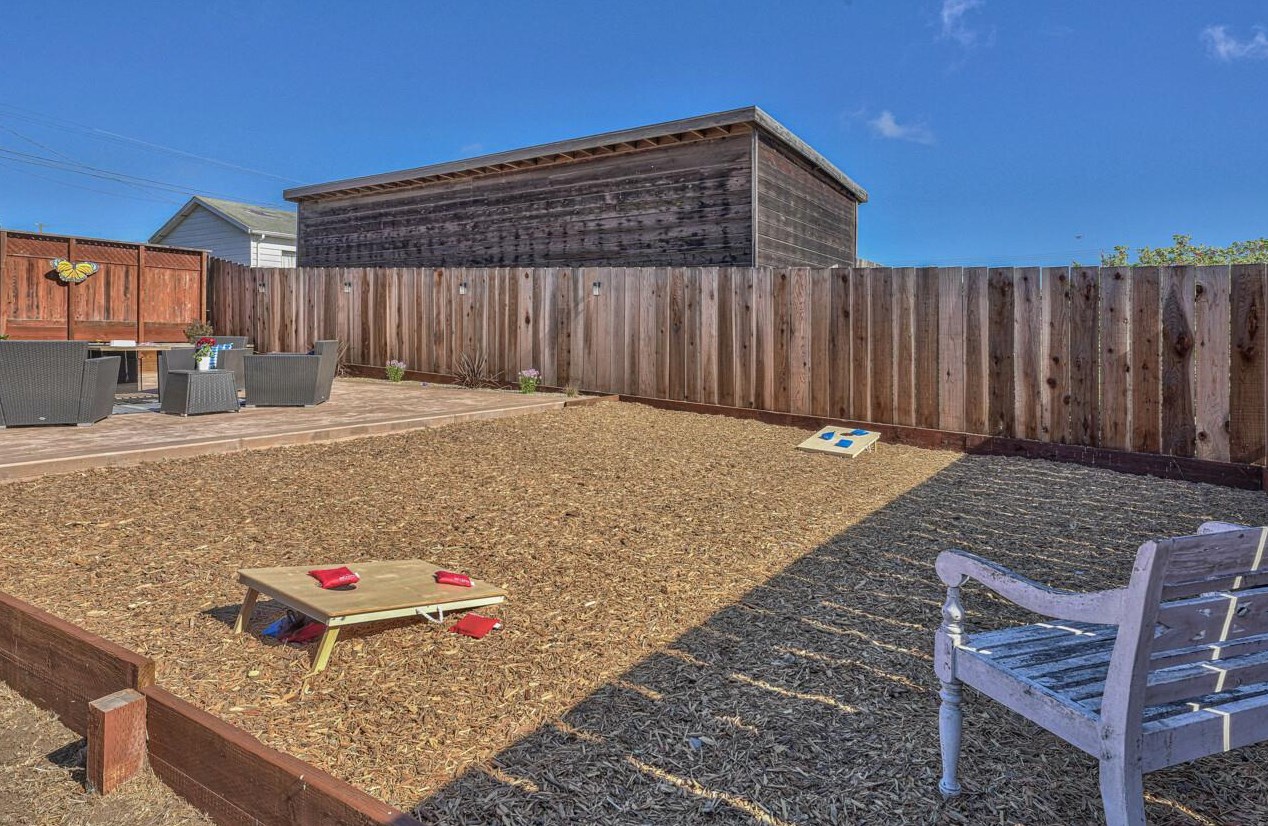 2065 Grandview St, Seaside CA  93955-3204 exterior